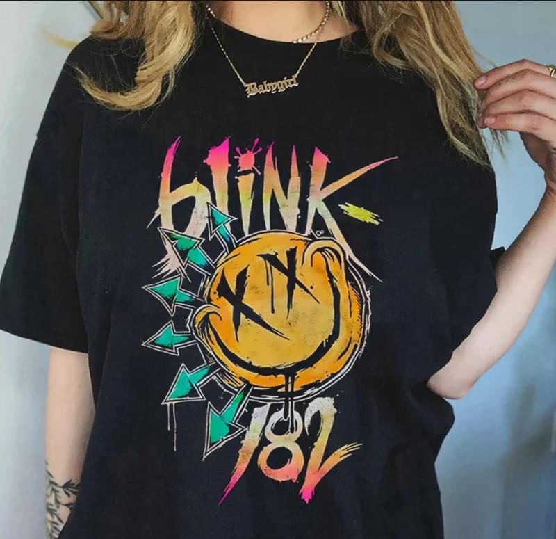 Blinkkkk Rock Shirt, Smile Face T-Shirt, Concert Shirt Cute Smile Shirt Hoodie, Sweatshirt | UrbanDripWear.com