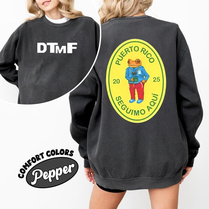 Bunny Debi Tirar Mas Fotos Shirt, Bunny DTMF Sweatshirt Hoodie | UrbanDripWear.com