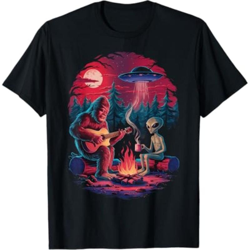 Casual T-shirt Funny Alien and Bigfoot Campfire Moon UFO Adventure Hiking T-Shirt Graphic Graphic Tees Hoodie, Sweatshirt