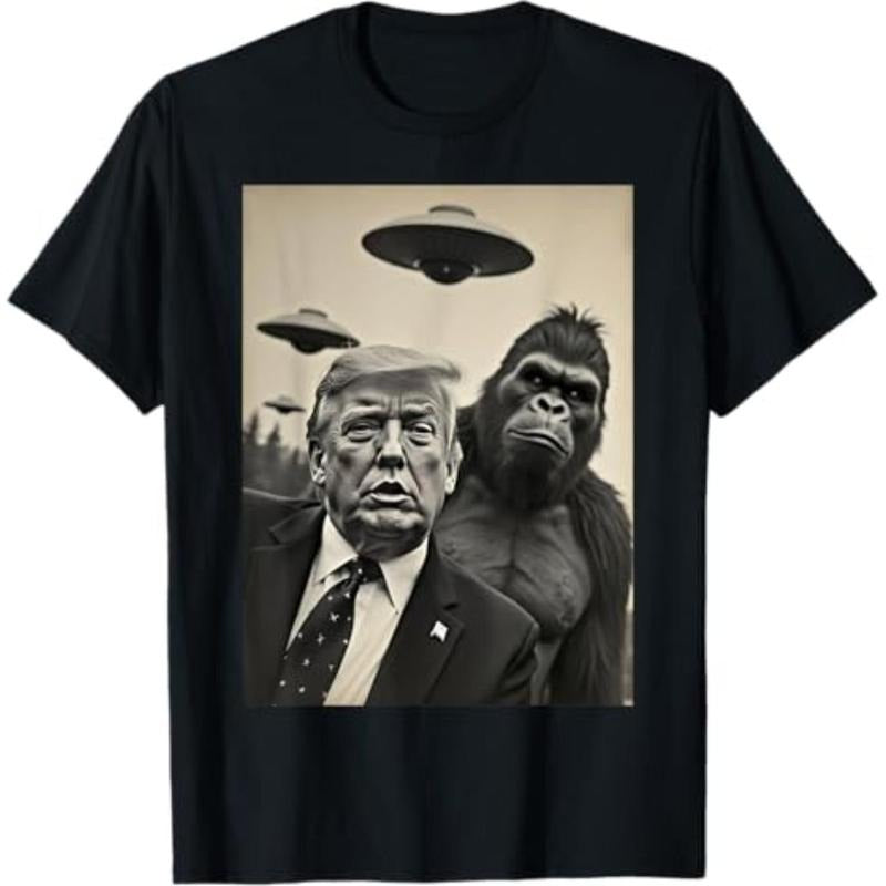 Casual T-shirt Funny trump bigfoot Selfie with UFOs Weird Alien T-Shirt Graphic Graphic Tees Hoodie, Sweatshirt
