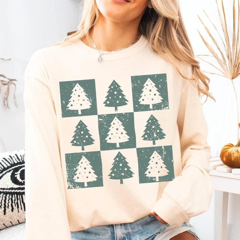 Checkered Christmas Trees Sweatshirt, Winter Graphic Sweatshirt Casual Cotton Polyester Oversized sweatshirt - Comfort...