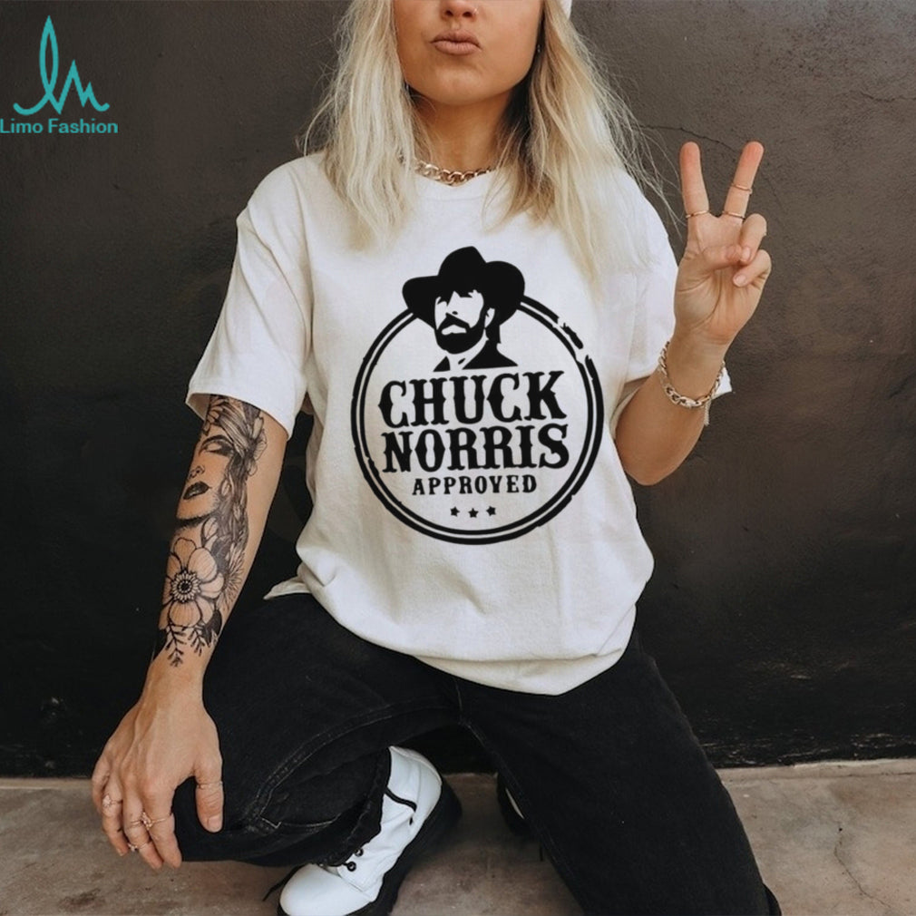 Chuck Norris Approved Retro Circle Logo Graphic T Shirt