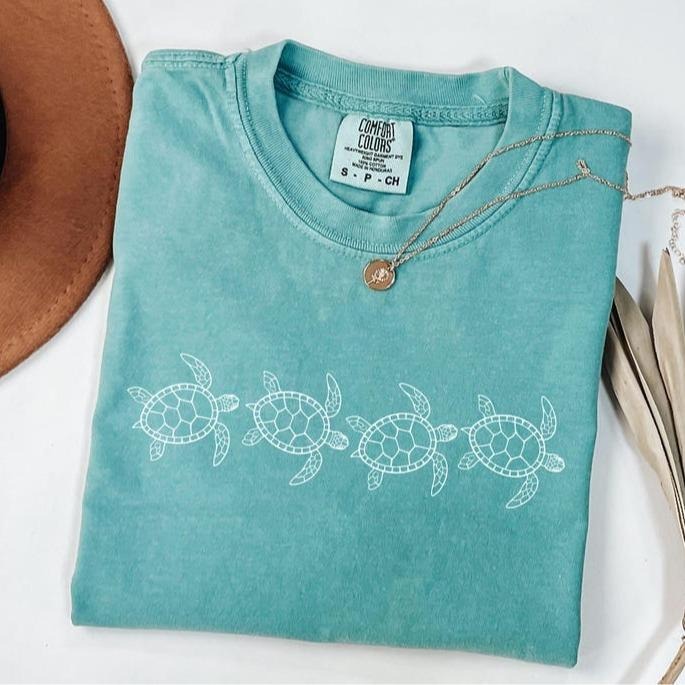 Comfort Colors Cute Sea Turtle T-Shirt, Sea Turtle Gift for Turtle Lover Sea Animal TShirt, Oversized Beach Tshirt Ocean...
