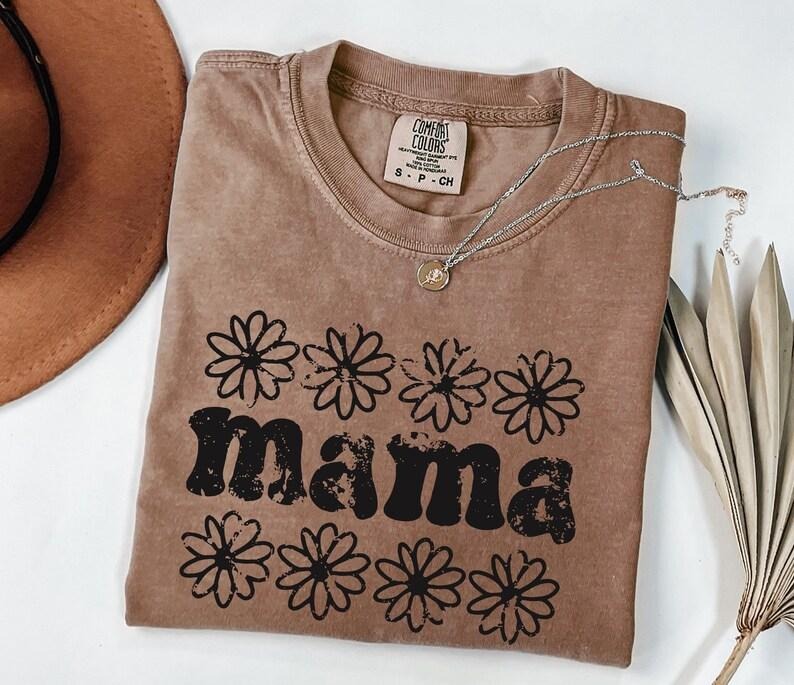 Comfort Colors Retro Mama Shirt, Floral Mama T-shirt, Daisy Mama shirt, Baby Shower Gift Shirt, Christmas Gift Shirt For...