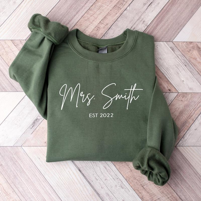 Custom Mrs Sweatshirt, Personalized Mrs Last Name Sweatshirt, Bride Personalized Sweatshirt, Wifey Bride Sweatshirt, Mrs...