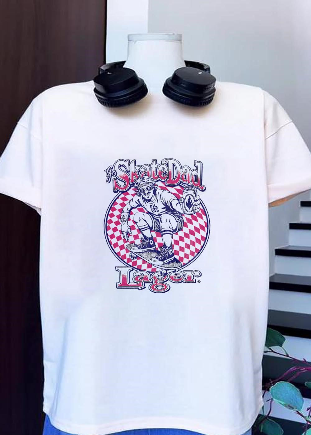 Go SkateDad Lager Ur Mom Sucks Pil Uis Skateboarder T-Shirt