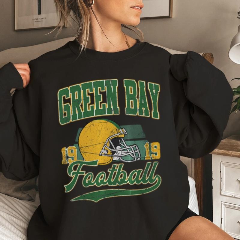 Green Bay Football Vintage Style Sweatshirt, Retro Green Bay Varsity Crewneck Sweatshirt, Green Bay Long Sleeve FSE5...