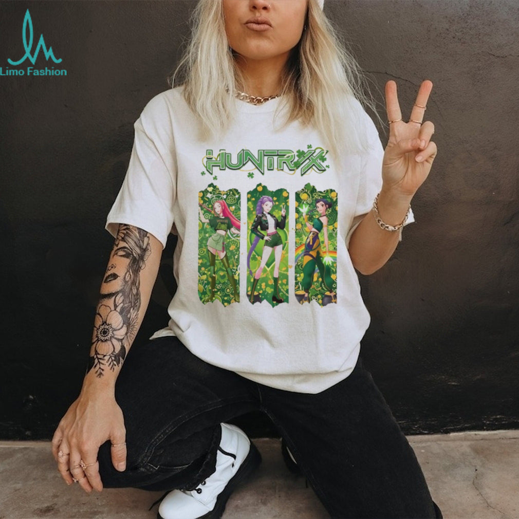 HUNTRX Anime Girls St. Patrick’s Day Green Clover Aesthetic T Shirt