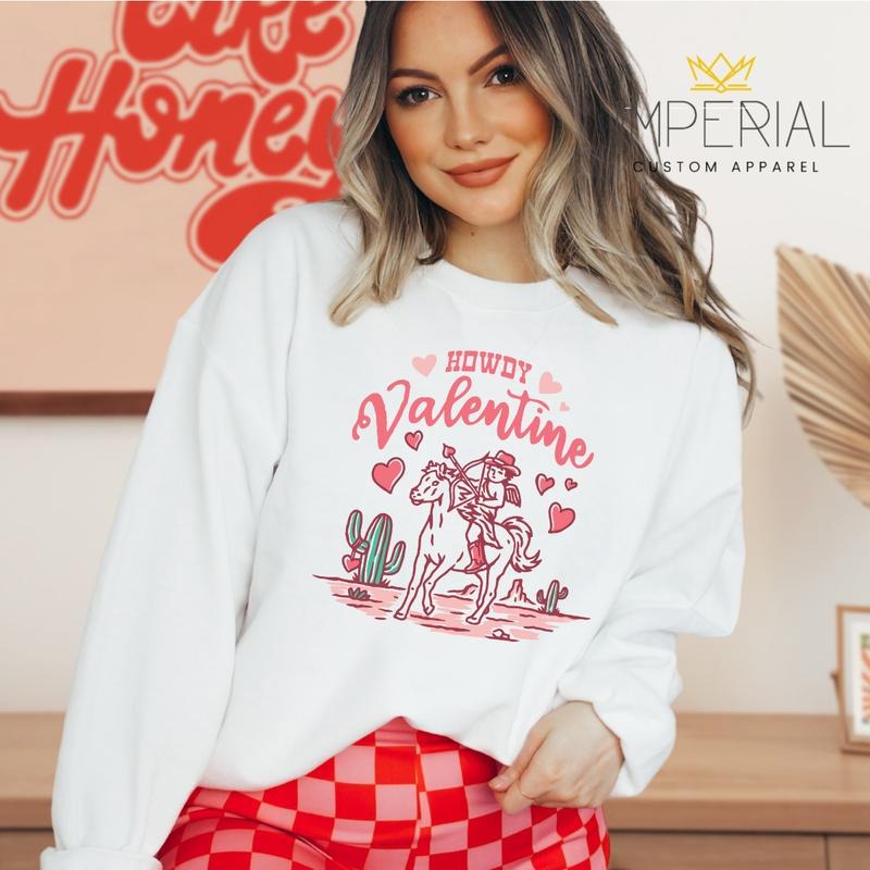 Howdy Valentine Sweatshirt, Valentines Day Sweatshirt, Howdy Valentines Sweatshirt, Cowboy Sweatshirt T-Shirts, Hoodie