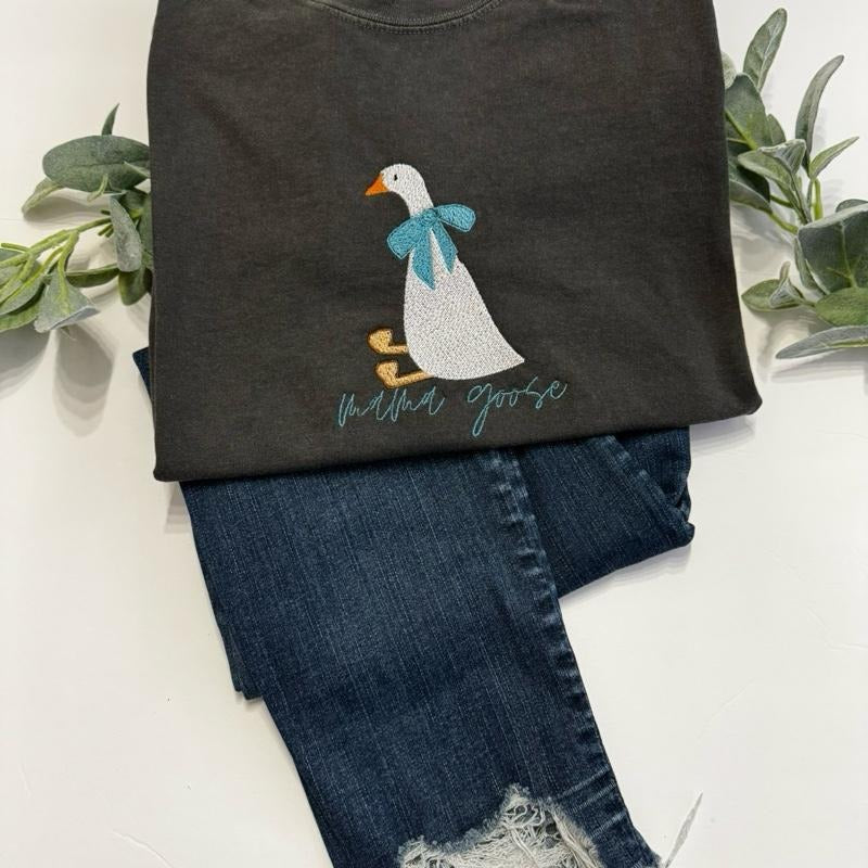 Mama Goose Comfort Color T-Shirt for Women - Summer Women's Summer Wear with Graphic Design and Text