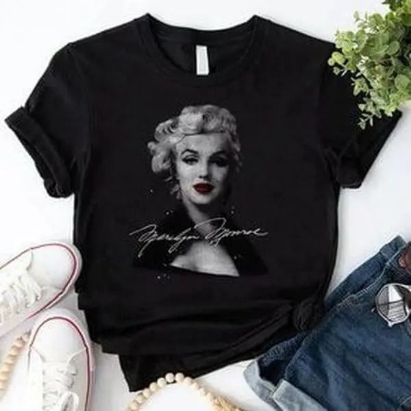 Marilyn Monroe Should Be An Inspiration To All Girls Shirt, Marilyn Monroe Shirt Hoodie, Sweatshirt | UrbanDripWear.com