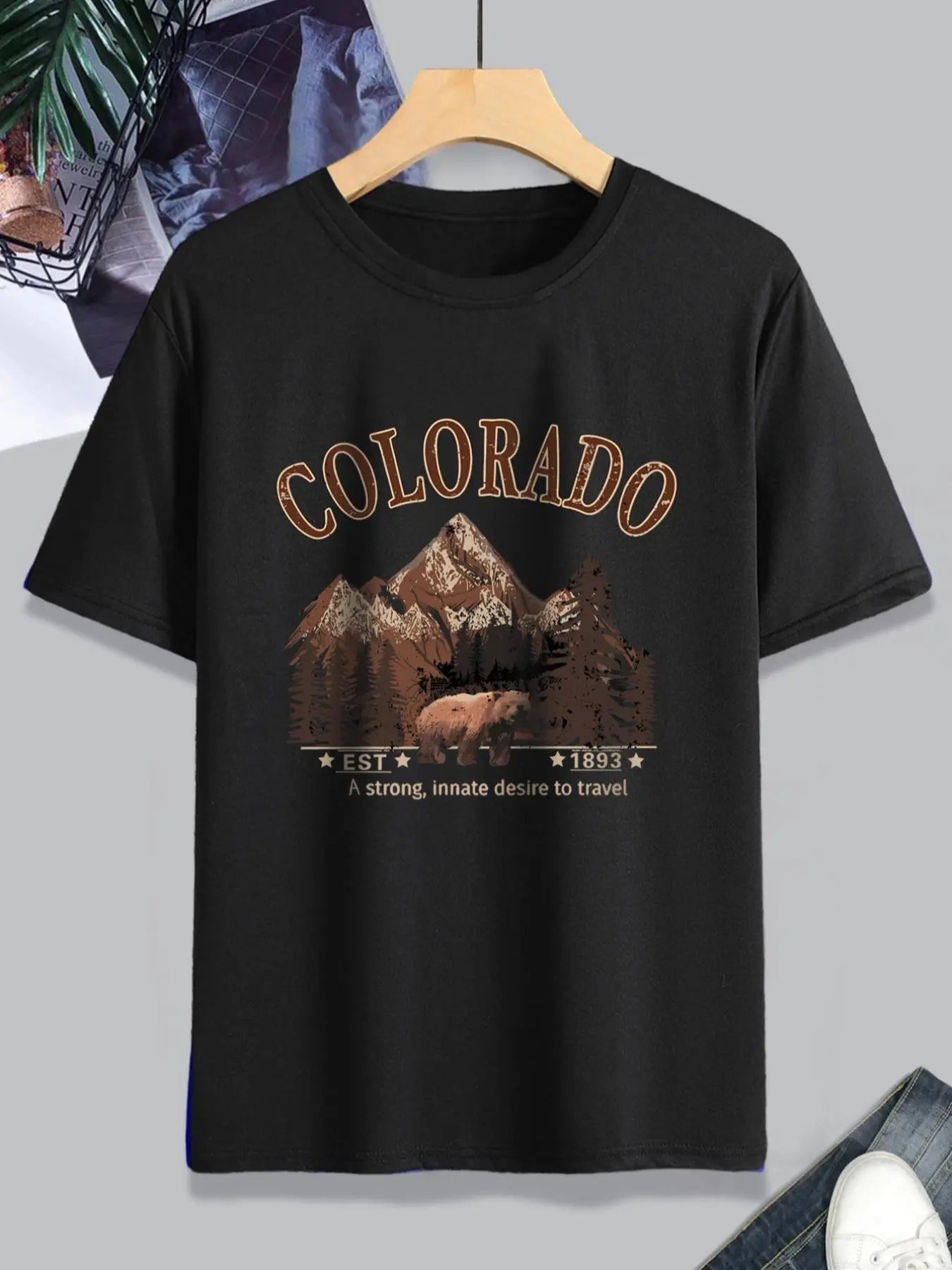 Men's Polar Bear & Letter Short Sleeve Tee, Regular Fit Round Neck Animal Graphic T-shirts for Men, Casual Comfy Tops for...