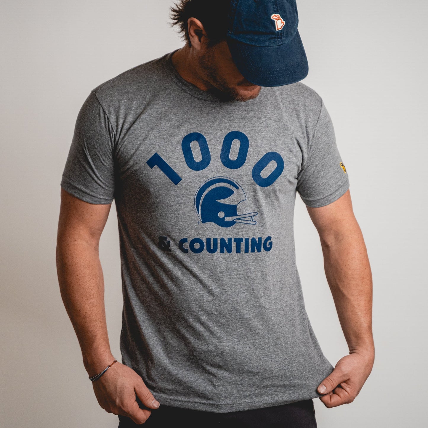 UofM - 1000 WINS & COUNTING (UNISEX)