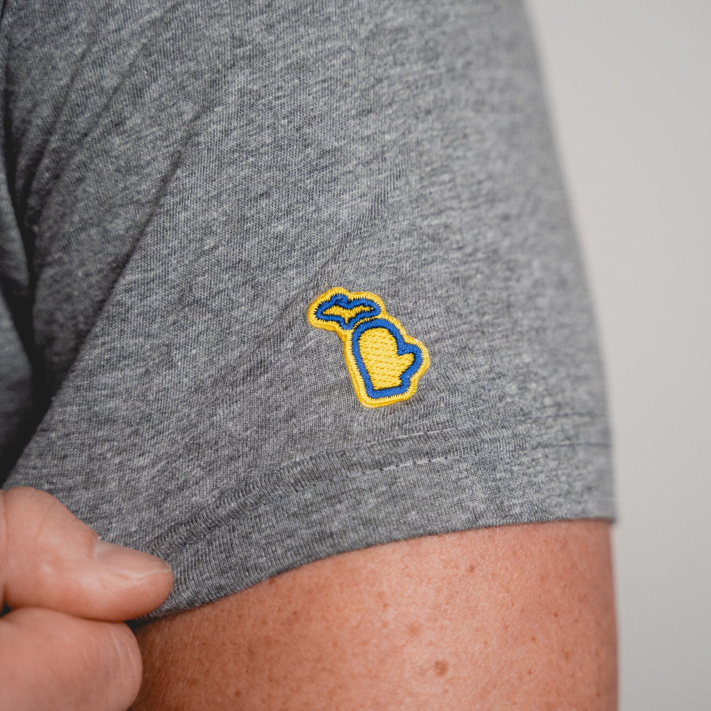 UofM - 1000 WINS & COUNTING (UNISEX)