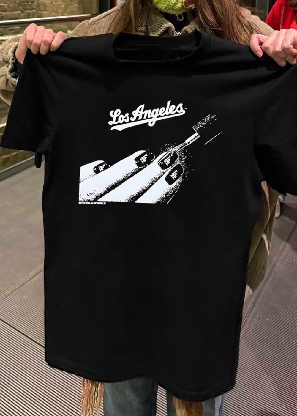 Mitchell & Ness MLB Applying Nail Polish Los Angeles Dodgers T-Shirt