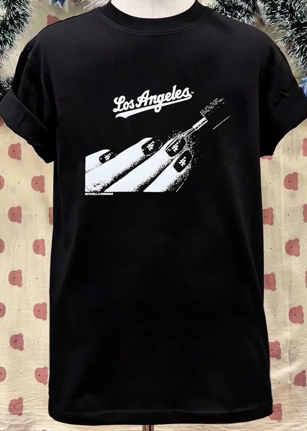 Mitchell & Ness MLB Applying Nail Polish Los Angeles Dodgers T-Shirt