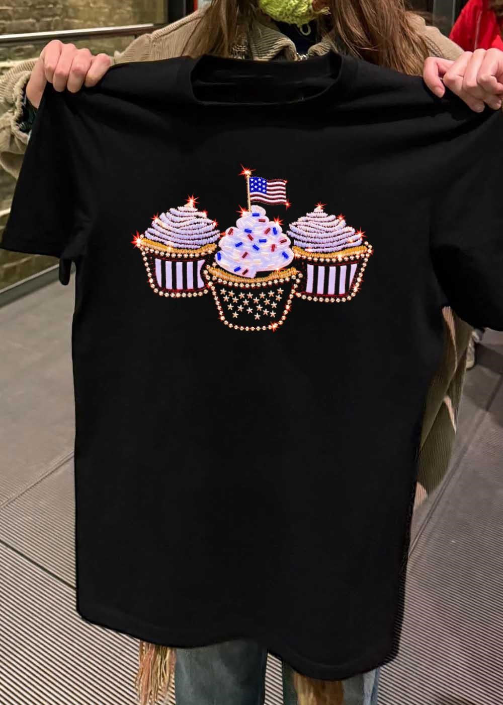 Patriotic Beaded Decor American Flag Patriotic Cupcake T-Shirt