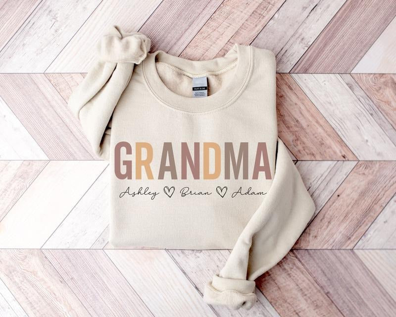 Personalized Grandma Sweatshirt, Grandma Heart Sweat, Custom Grandma Sweatshirt, Nana Sweatshirt, Grandma Gift T-Shirts,...