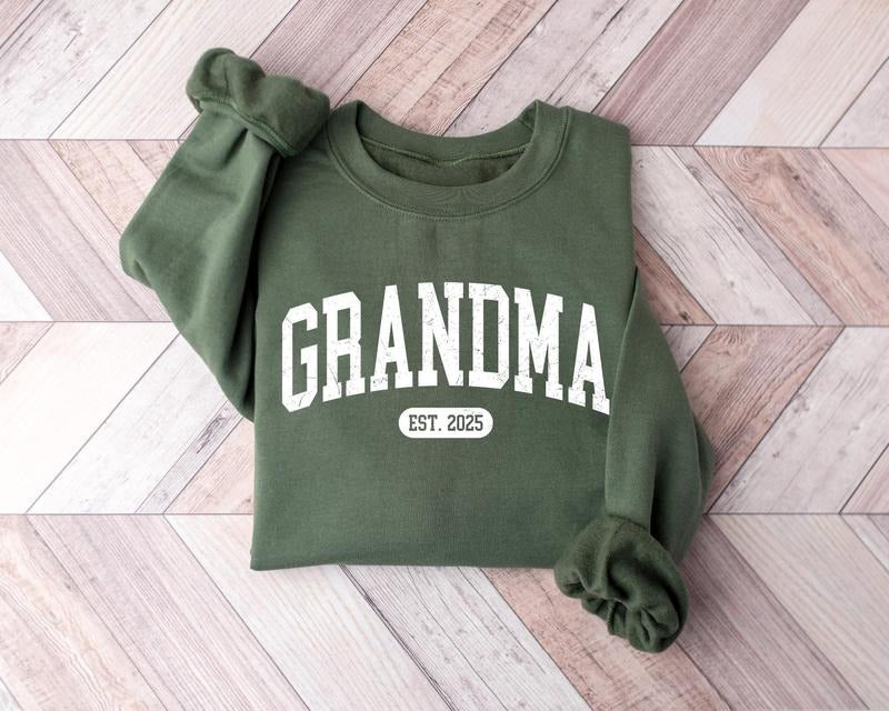 Personalized Mom Gift For Grandma Sweatshirt, Mothers Day Gift, Nana, Tia Crewneck, Mommy Sweatshirt, Mama Gift T-Shirts,...