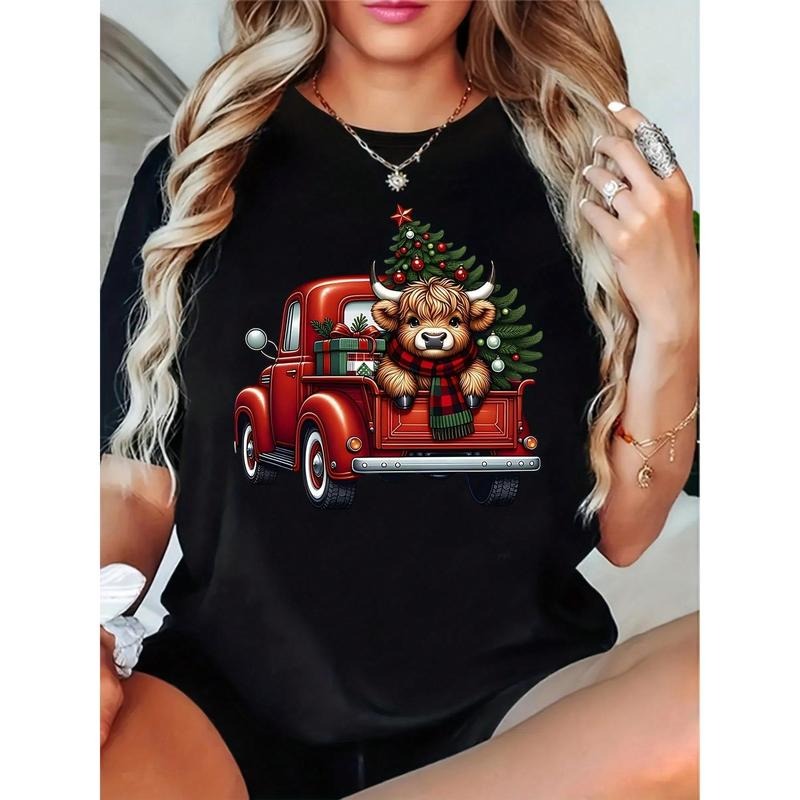 Plus Size Christmas Graphic T-Shirt Women's Cute Highland Cow In Red Truck With Christmas Tree For Festive Season 220g...