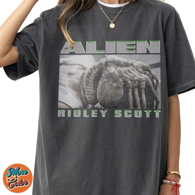 Retro Alien Movie Horror Facehugger Bootleg Streetwear Faded T-Shirt, Sigourney Weaver Ripley Shirts, Cotton Unisex...