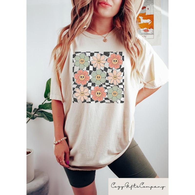 Retro Checkered Flower Shirt, Retro Flowers Tshirt, Comfort Summer Shirt, Boho Flower Shirt, Boho Hippie Tee, Trendy...
