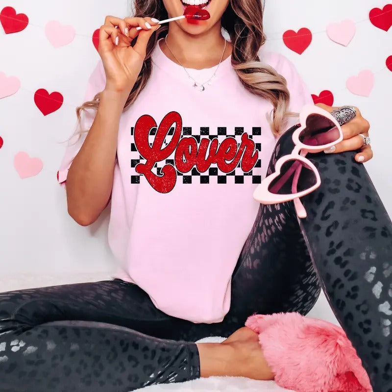 Retro Checkered Lover Valentine's Day Shirt, Cute Women's Holiday Graphic Unisex Shirt Hoodie, Sweatshirt | UrbanDripWear.com