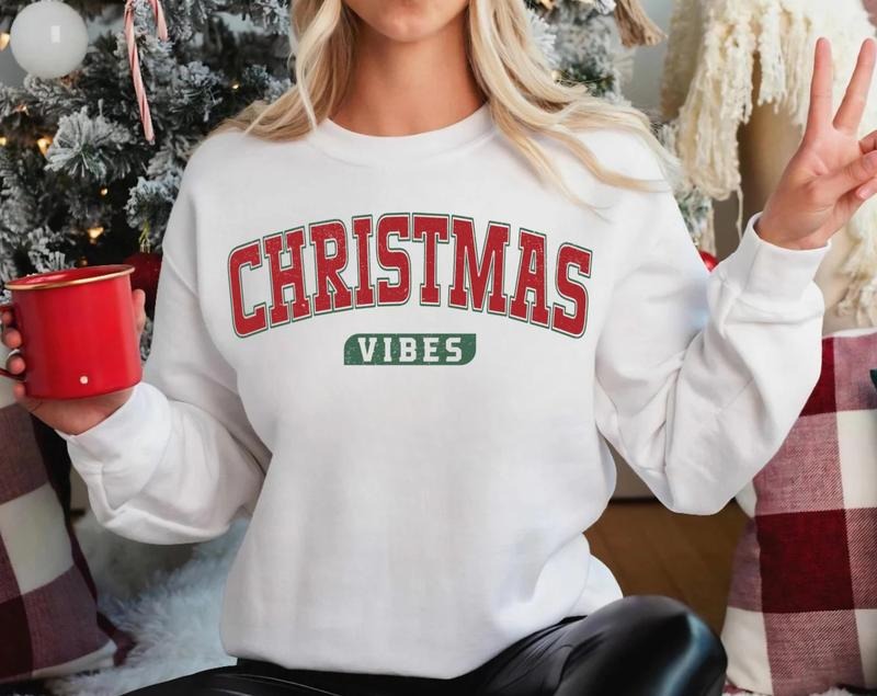 Retro Christmas Vibes Sweatshirt, Cute Christmas Gift, Womens Christmas Sweatshirt, Holiday Sweater, Winter Shirt Hoodie