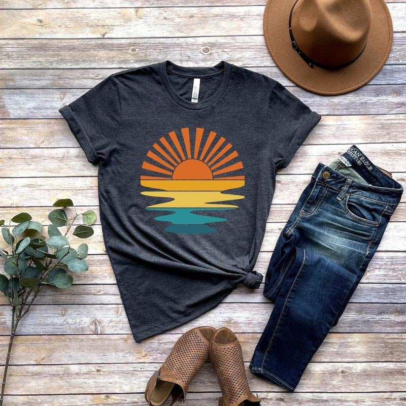 Retro Sunset Rays Wavy Shirt, Sun Shirt, Retro Sunshine Shirt, Sun Rays Tee, Beachy Vibes Tee, Retro Summer Time , Sunset...