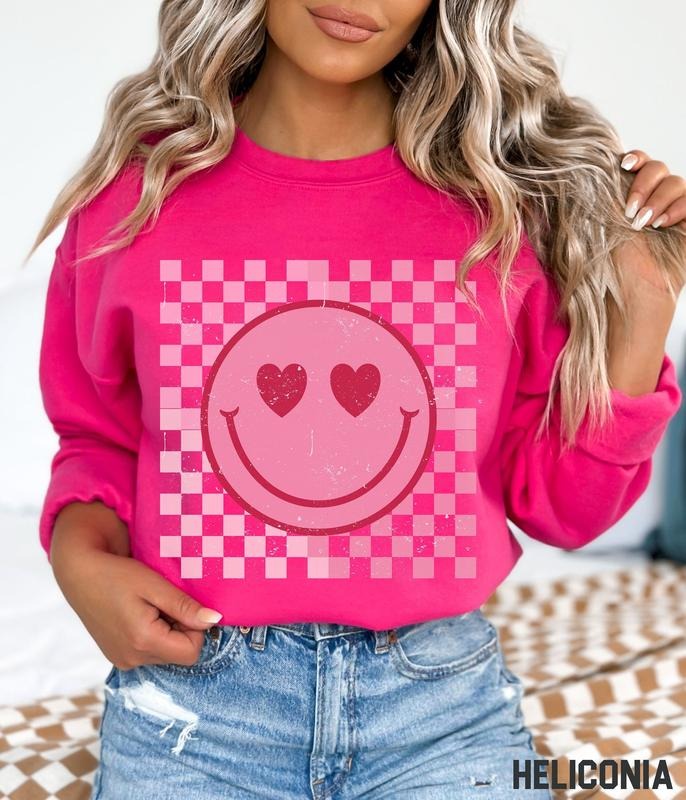 Smile Face Sweatshirt, Valentines Day Smile Shirt, Retro Happy Face Crewneck, Trendy Checkered Sweatshirt, Cute Valentine...