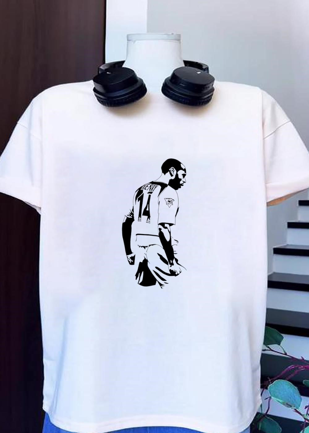 Thierry Henry Celebrating Thierry Henry 14 Arsenal T-Shirt