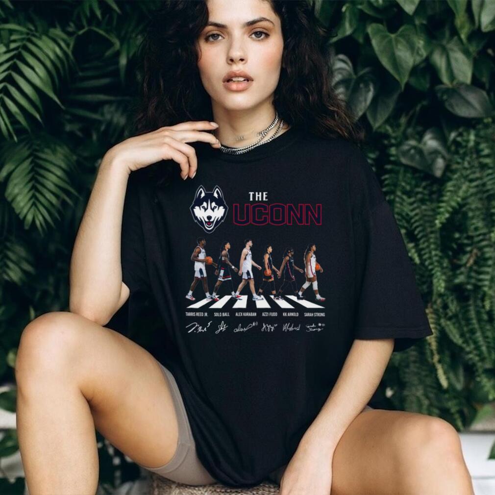 UConn Huskies Abbey Road Basketball Team Signatures Black T Shirt