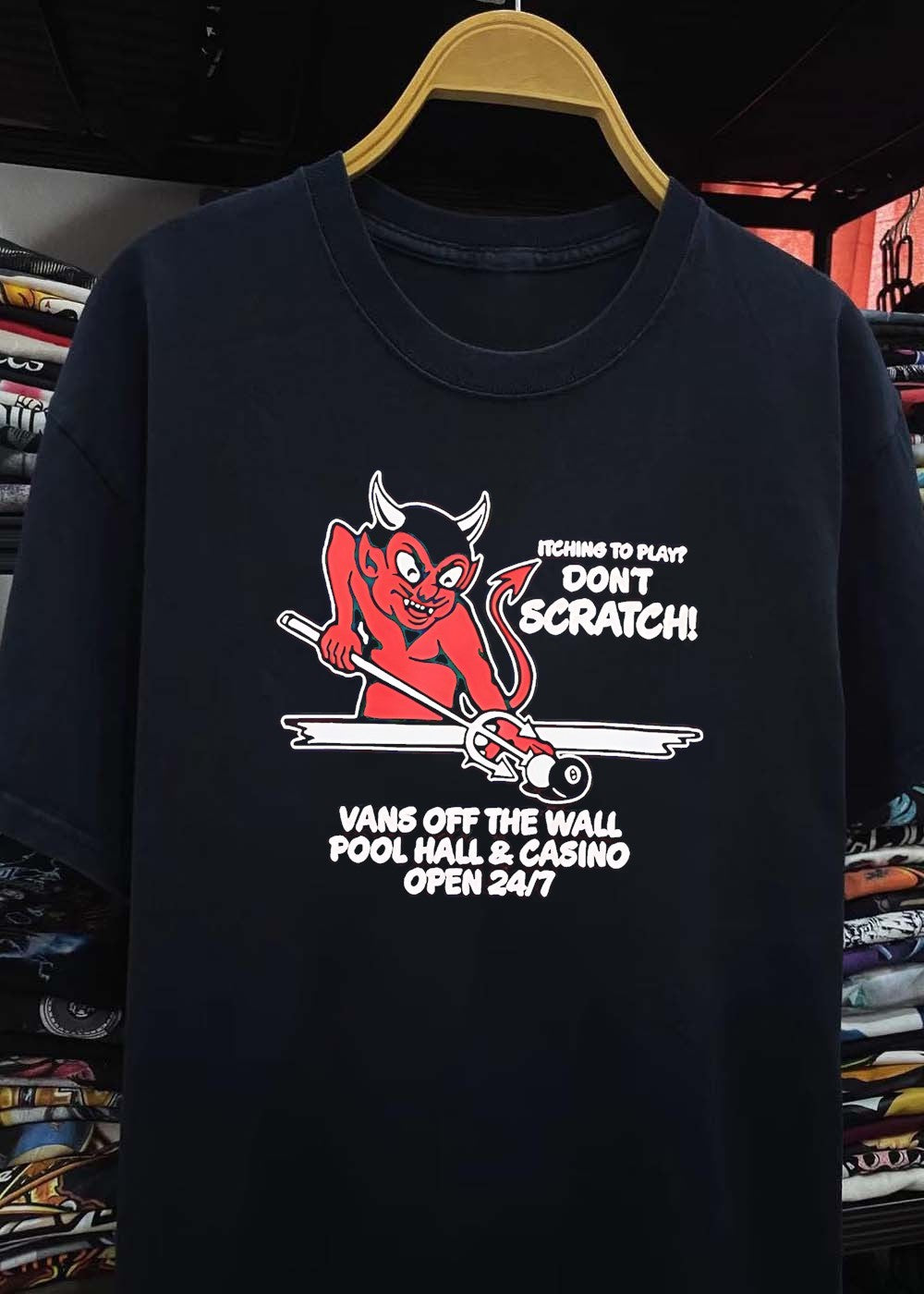 Vans Off the Wall Pool Hall & Casino’ Itching to Play’ Dont Scratch! T-Shirt