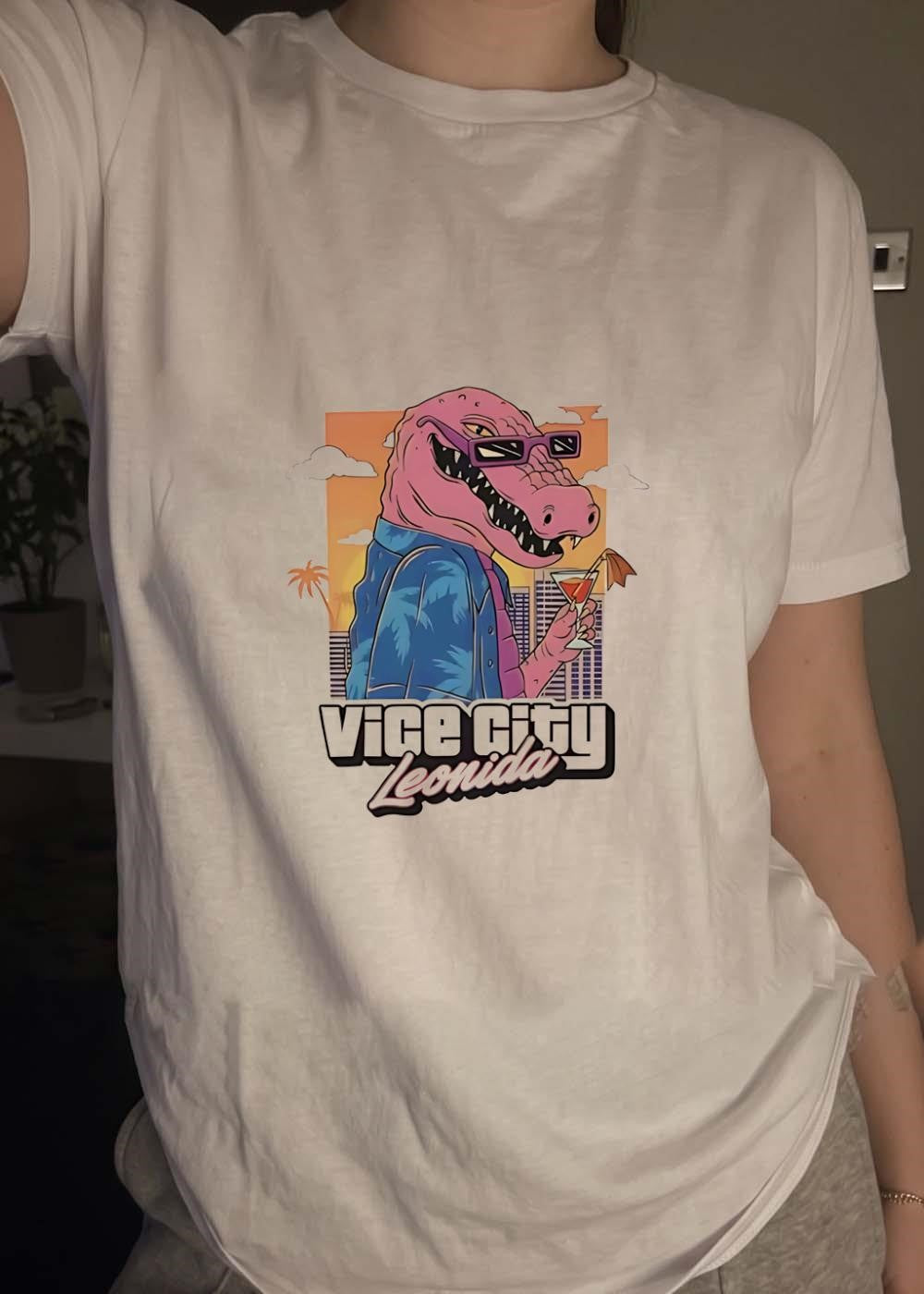 Vice City Leonida crocodile holding cocktail shirt