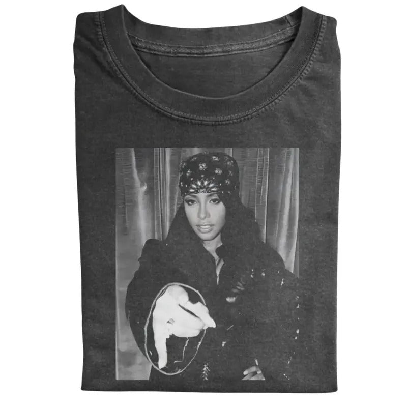 Vintage Aaliyah Tshirt, 90s Minimal Bootleg Style, Vintage Music RnB Singer Rapper Shirt, Merch, Hiphop Shirt, R.I.P...
