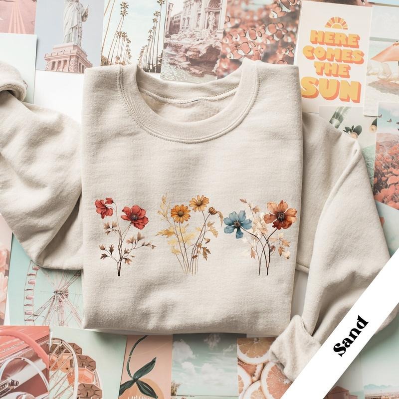 Vintage Pressed Flowers Sweatshirt, Vintage Floral Crewneck, Cottagecore Sweater, Pastel Botanical Floral Shirt,...