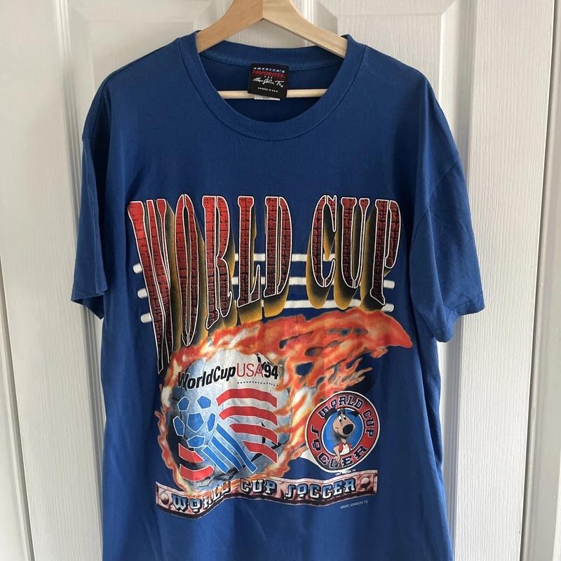 Vintage WORLD CUP 1994 USA Striker T-Shirt Blue Size: Large Hoodie, Sweatshirt | UrbanDripWear.com