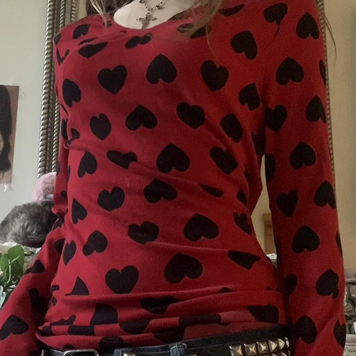 Women's All Over Heart Print Round Neck Tee, Y2K Trendy Casual Long Sleeve T-shirt for Daily Wear, Ladies Fall Outfit...