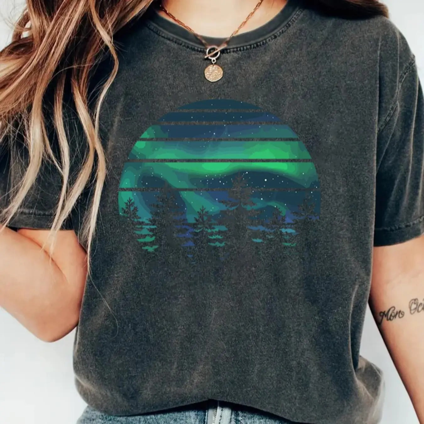 Women's Aurora Borealis Print Round Neck Graphic Tee, Vintage Trendy Casual Drop Shoulder Short Sleeve T-shirt for Daily...