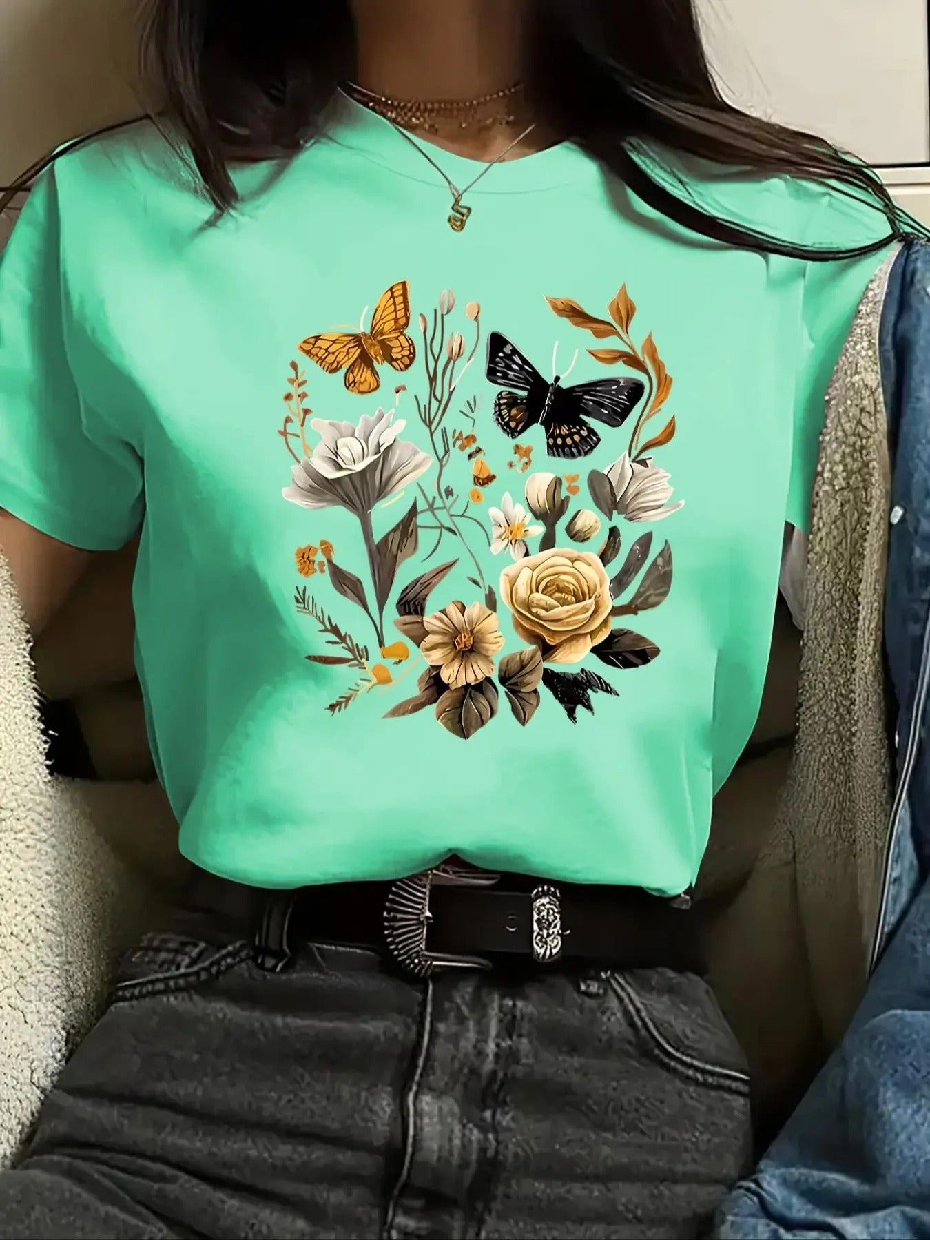 Women's Butterfly & Floral Print Round Neck Tee, Trendy Short Sleeve Crew Neck T-Shirt for Summer, Fashion Women's Top...