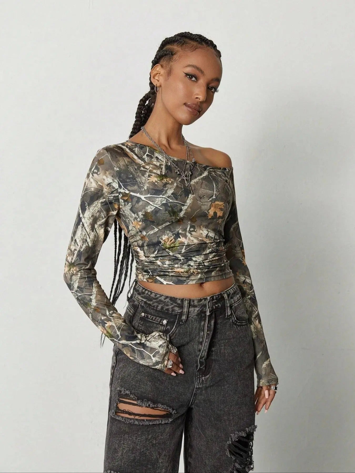Women's Camo Print Cold Shoulder Crop Tee, Casual Long Sleeve T-shirt for Daily Wear, Ladies Clothes for All Seasons...