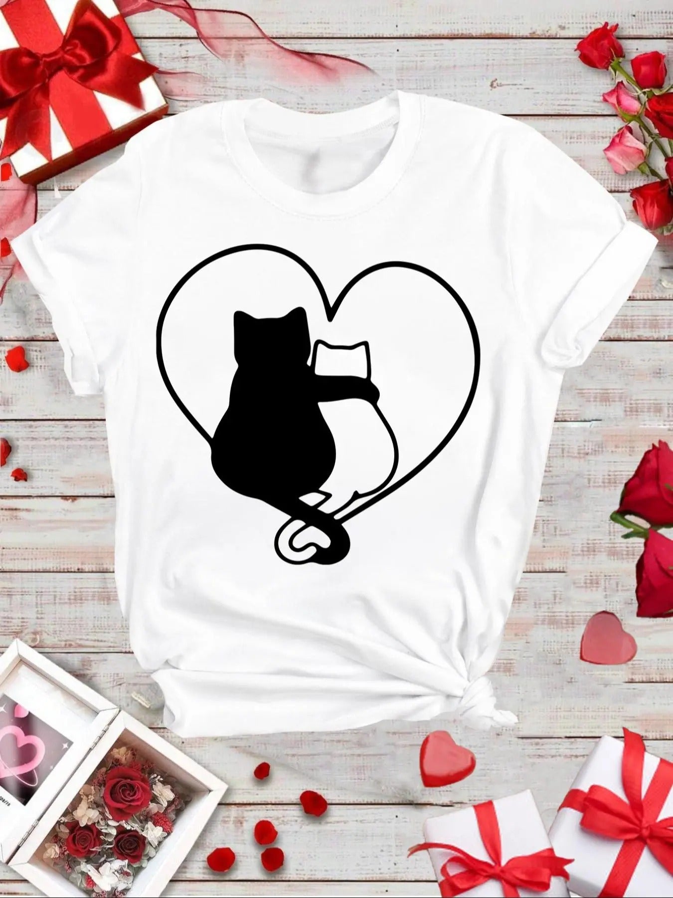 Women's Cartoon Cat & Heart Print Round Neck Tee, Casual Fashion Short Sleeve T-shirt for Daily Wear, Ladies Clothes for...