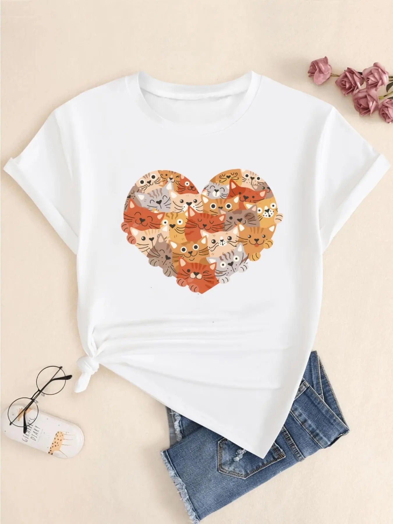Women's Cartoon Cat & Heart Print Round Neck Tee, Casual Short Sleeve Crew Neck T-shirt for Summer, Fashion Women's Top...