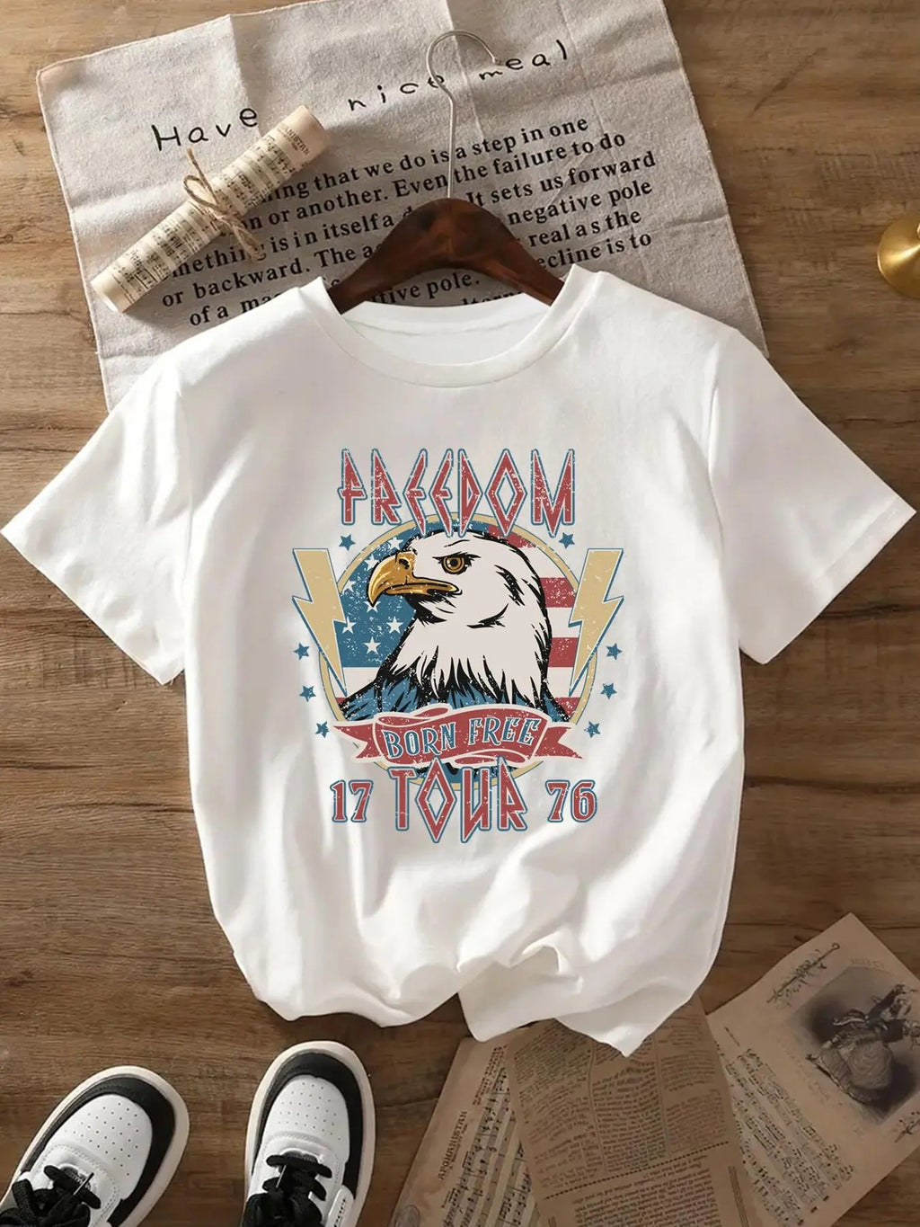 Women's Cartoon Eagle Print Round Neck Tee, Fashion Casual Star Graphic Short Sleeve T-shirt for Daily Wear, Ladies...