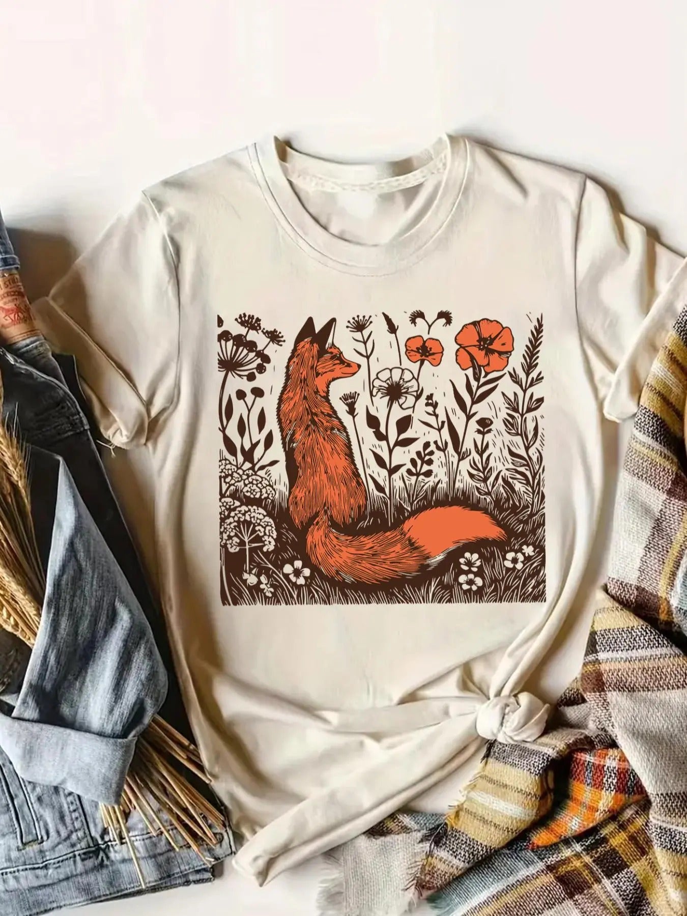 Women's Cartoon Fox Print Round Neck Tee, Casual Short Sleeve Crew Neck T-Shirt for Summer, Fashion Women's Top for Daily...