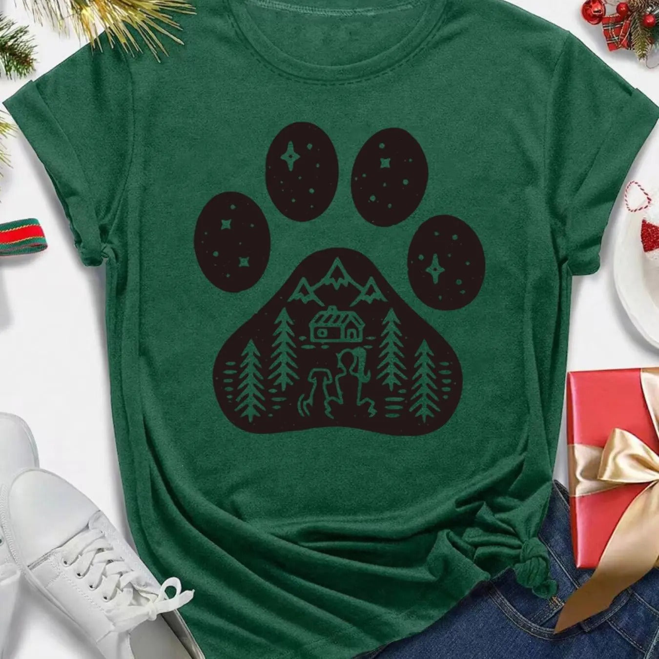 Women's Cartoon Print Round Neck Tee, Casual Short Sleeve Crew Neck T-Shirt for Summer, Fashion Women's Top for Holiday...