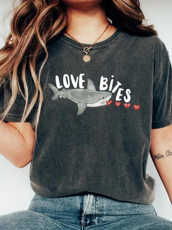 Women's Cartoon Shark Print Round Neck Tee, Casual Short Sleeve Crew Neck T-shirt for Daily Wear, Ladies Clothes for All...