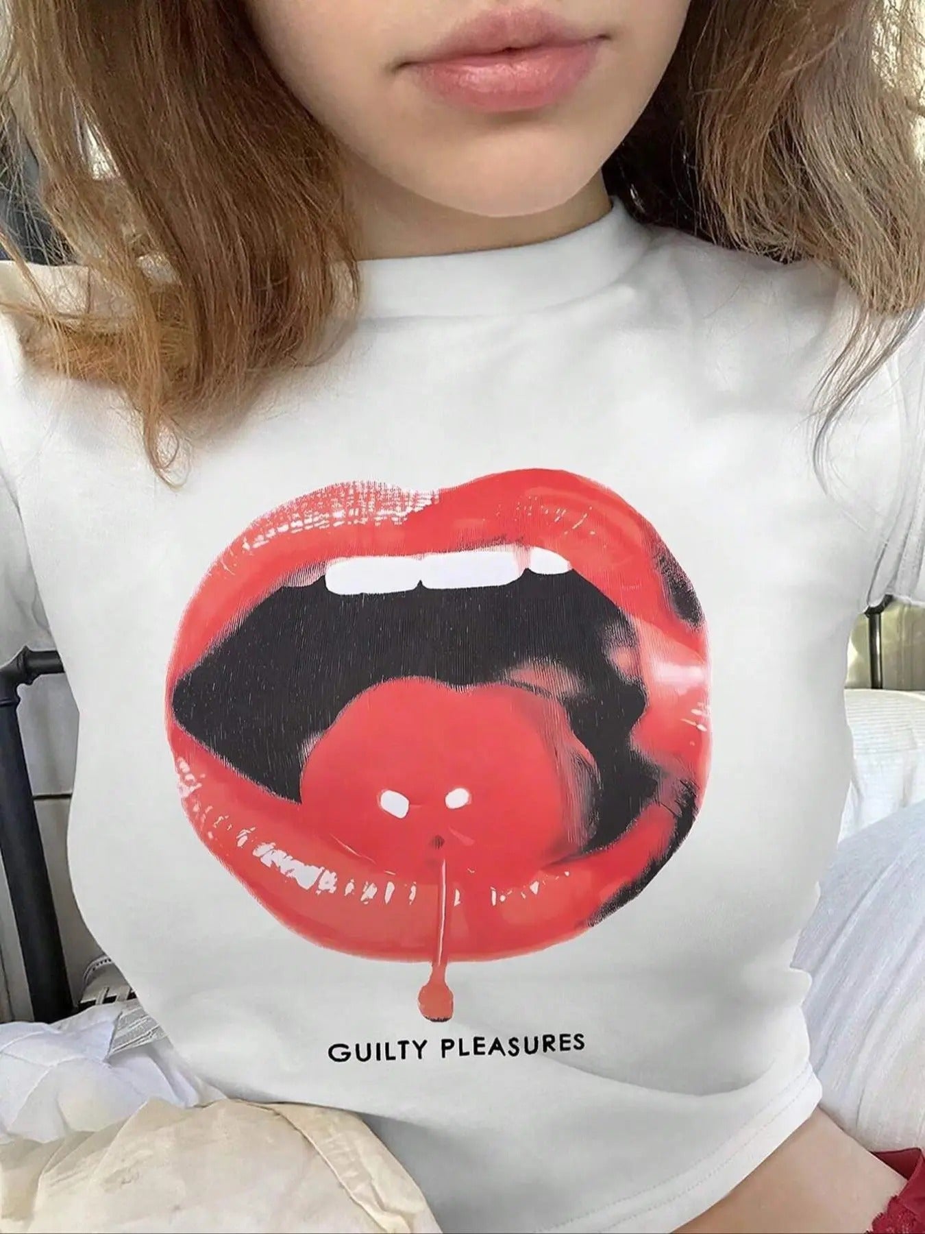 Women's Cherry & Lip Print Round Neck Crop Tee, Vintage Trendy Casual Short Sleeve T-shirt for Daily Wear, Ladies Summer...
