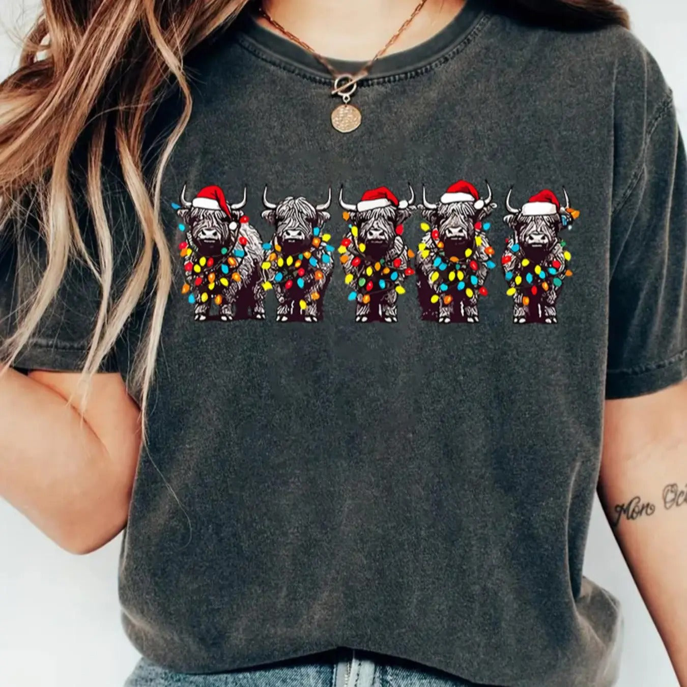 Women's Christmas Themed Bull Head Print Round Neck Tee, Casual Santa Claus Printed Short Sleeve T-shirt for Daily Wear,...