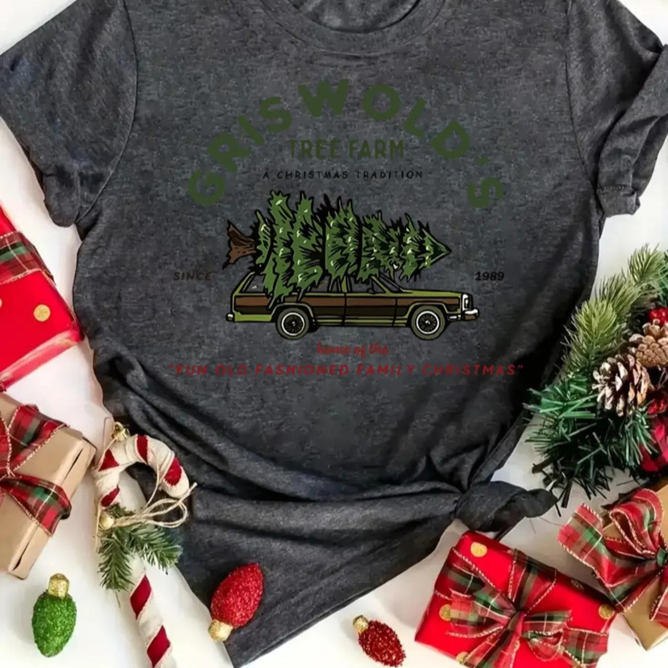 Women's Christmas Tree & Truck Print Round Neck Tee, Casual Short Sleeve Crew Neck T-shirt for All Seasons, Fashion...